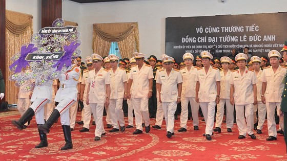 Memorial service of State funeral for former President General Le Duc Anh ảnh 57