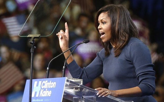 Michelle Obama's memoir 'Becoming' released in Vietnam ảnh 1