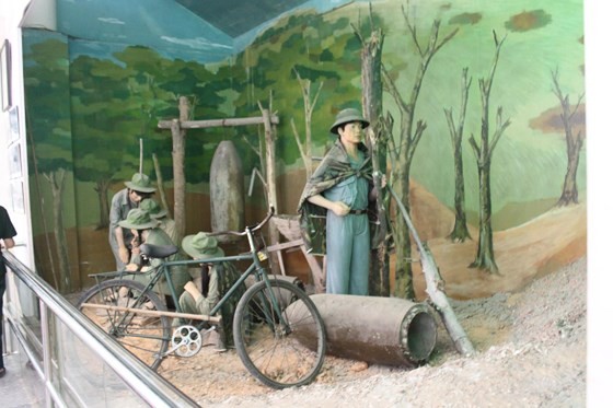 Ha Tinh province celebrates 51st anniversary of Dong Loc T-junction ảnh 6