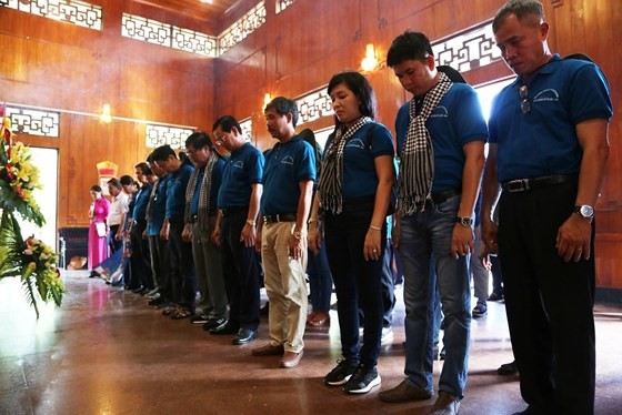 HCMC Party officials visit President Ho Chi Minh’s homeland ảnh 2