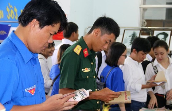 Can Tho city holds exhibitions on President Ho Chi Minh ảnh 2