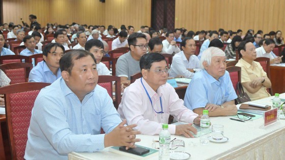 Training courses for theory, criticism of literature and art opens in city ảnh 3