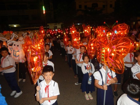 Country’s biggest Mid-Autumn Festival in Phan Thiet city ảnh 5