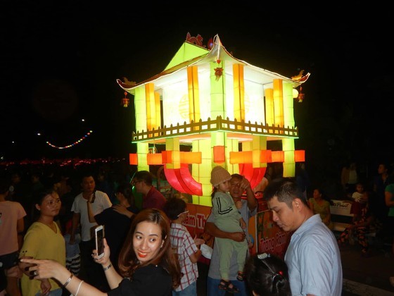 Country’s biggest Mid-Autumn Festival in Phan Thiet city ảnh 4