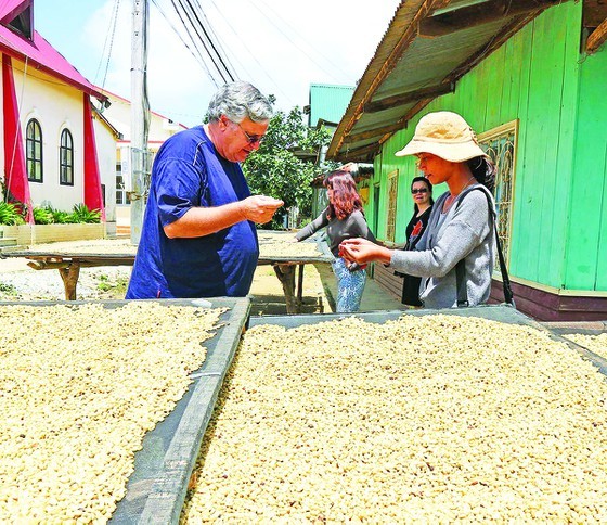 Enjoying tourist products of K’Ho ethnic minority people in Lam Dong province ảnh 4