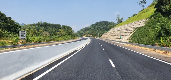 Bac Giang-Lang Son expressway opens to traffic ảnh 3
