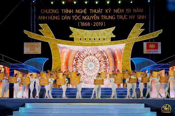 Kien Giang province’s annual festival honors national hero Nguyen Trung Truc ảnh 1