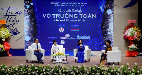 50 teachers honored with 2019 Vo Truong Toan Awards ảnh 6