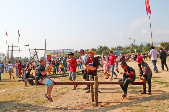 Gia Lai Province celebrates Ngoc Hoi-Dong Da Victory ảnh 28