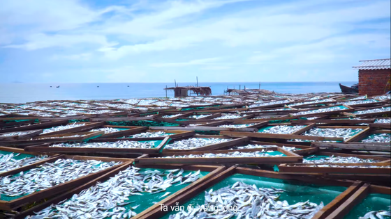 Music video honoring people at frontlines in the battle against the virus ảnh 4