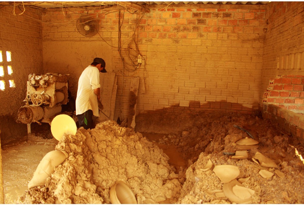 Trung Son Pottery Village, home of fine, unique clay pots ảnh 2