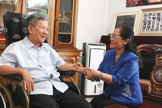 Grateful gratitude for great sacrifices, contributions to national independence ảnh 7