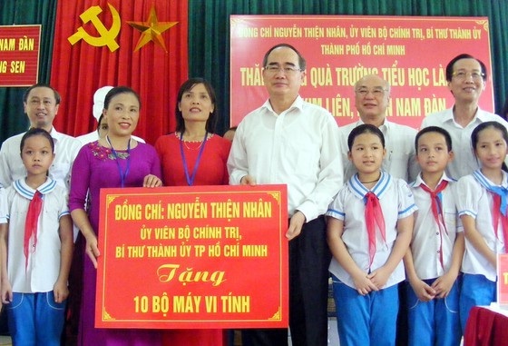 HCMC, Nghe An Province launch corporate work dedicated to late President ảnh 5