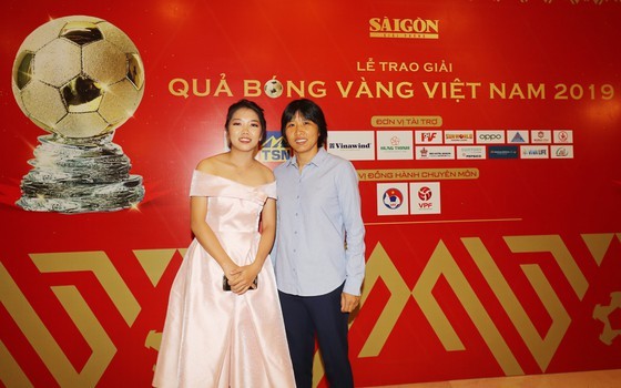 Do Hung Dung claims top honour at 2019 Vietnamese Golden Ball Awards ảnh 23