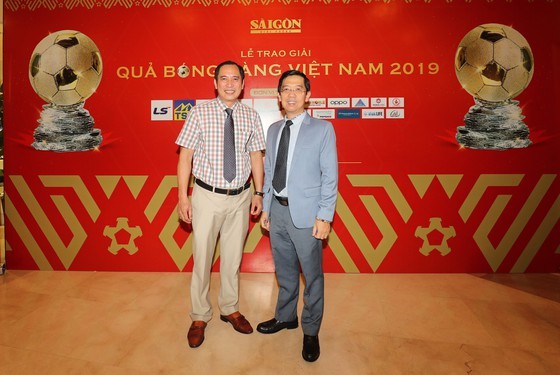 Do Hung Dung claims top honour at 2019 Vietnamese Golden Ball Awards ảnh 26