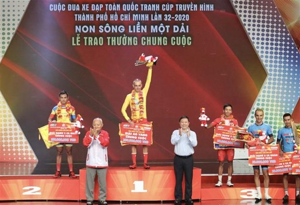 At the award ceremony (Photo: VNA)