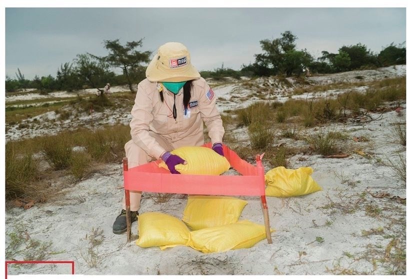 Vietnam’s unique female team reclaims mine-contaminated land ảnh 7