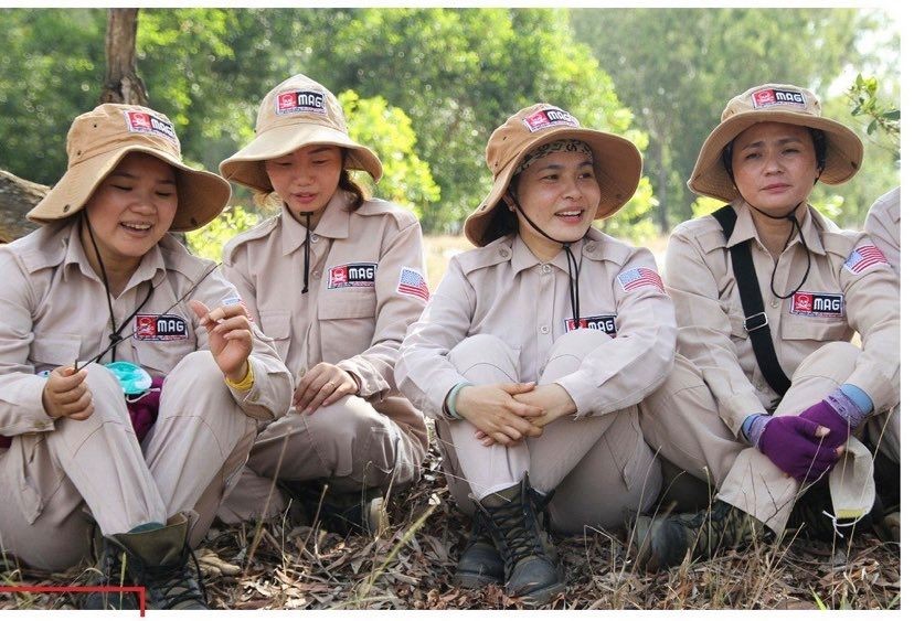 Vietnam’s unique female team reclaims mine-contaminated land ảnh 11