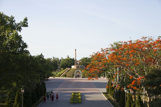 Crowds flock to Quang Tri, the land with fire and sword ảnh 16