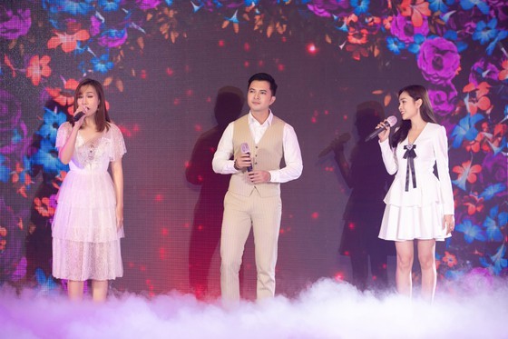 Online concert supporting Da Nang’s 'frontline soldiers' receives VND1.2 billion ảnh 4