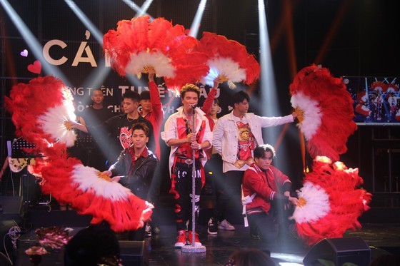 Fund-raising talk show series for frontline workers ảnh 3