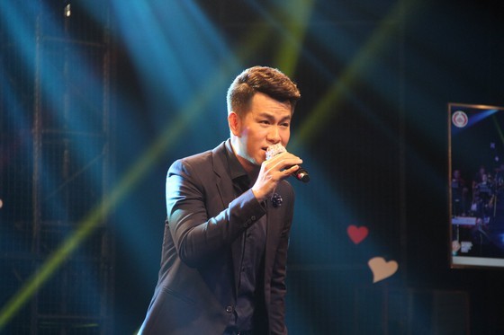 Fund-raising talk show series for frontline workers ảnh 4