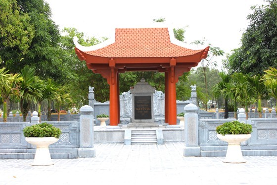 Ha Tinh celebrates great poet Nguyen Du's death anniversary ảnh 11