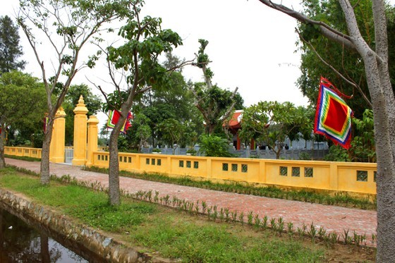 Ha Tinh celebrates great poet Nguyen Du's death anniversary ảnh 12