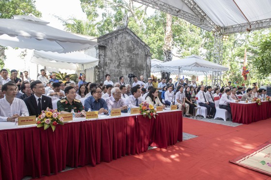 Ha Tinh celebrates great poet Nguyen Du's death anniversary ảnh 9