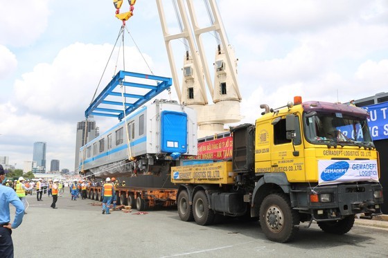 First wagons for Ben Thanh-Suoi Tien metro line arrive in HCMC ảnh 5