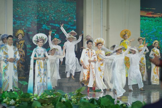 HCMC Ao Dai Festival 2020 opens ảnh 11
