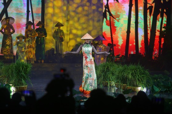 HCMC Ao Dai Festival 2020 opens ảnh 8
