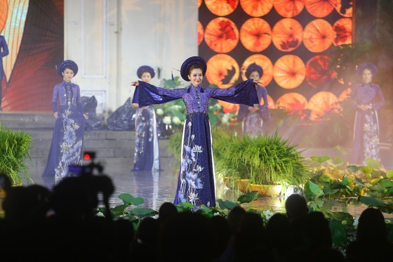 HCMC Ao Dai Festival 2020 opens ảnh 9