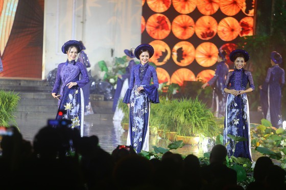 HCMC Ao Dai Festival 2020 opens ảnh 10