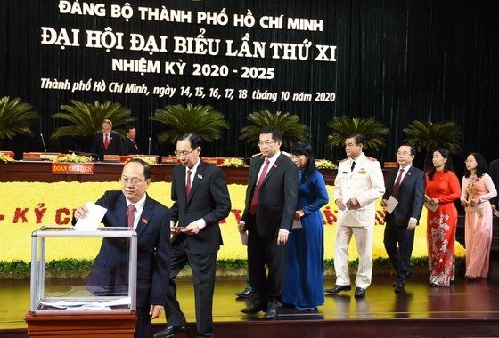 New HCMC Party Secretary makes his first official appearance ảnh 3