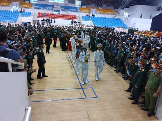 Memorial service held for 22 soldiers buried by landslide  ảnh 11