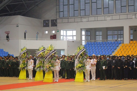 Memorial service held for 22 soldiers buried by landslide  ảnh 6