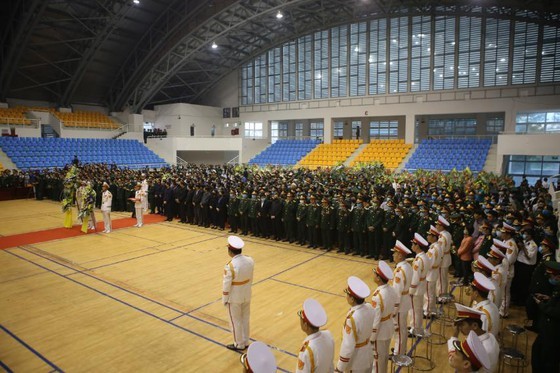 Memorial service held for 22 soldiers buried by landslide  ảnh 7