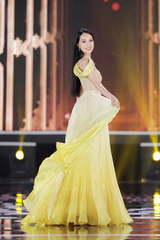 Do Thi Ha wins Miss Vietnam 2020 crown ảnh 19