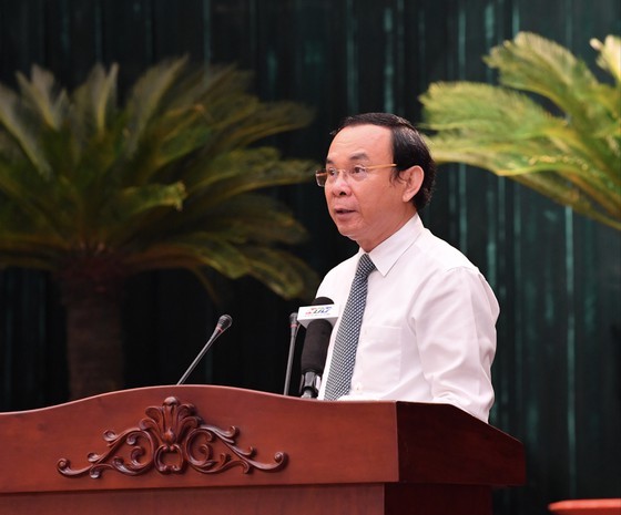 Secretary of the Party Central Committee and Secretary of the Party Committee of HCMC, Nguyen Van Nen speaks at the conference. (Photo: SGGP)