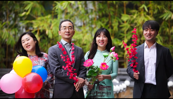 S.Korean Embassy launches music video in Vietnamese for bright hope on New Year ảnh 1