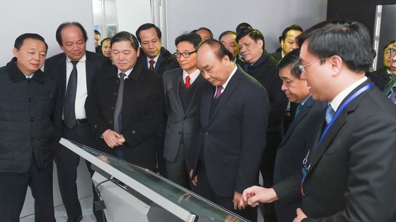 PM kicks off construction of NIC, opens VIIE 2021 ảnh 5