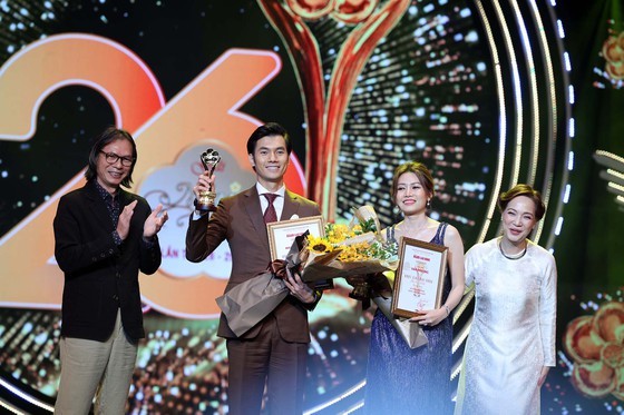 2020 Mai Vang Awards honor artists Hoai Linh, Dai Nghia for community works ảnh 4