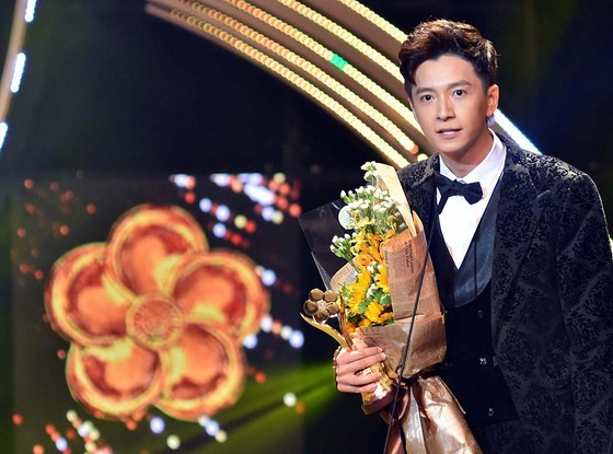 2020 Mai Vang Awards honor artists Hoai Linh, Dai Nghia for community works ảnh 5