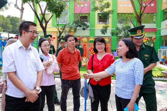 HCMC’s leaders extend Tet greetings to border guards, local residents in Can Gio ảnh 3