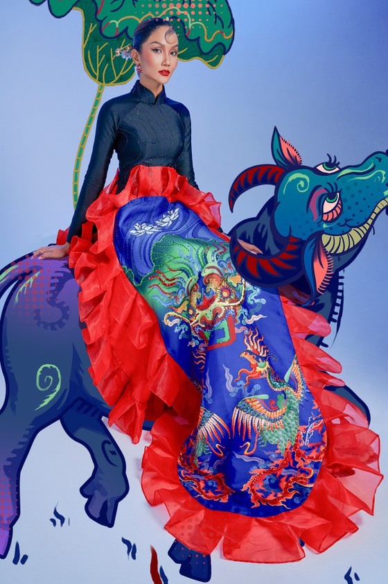 Miss Universe Vietnam 2017, H'Hen Nie honors Dong Ho folk painting ảnh 1