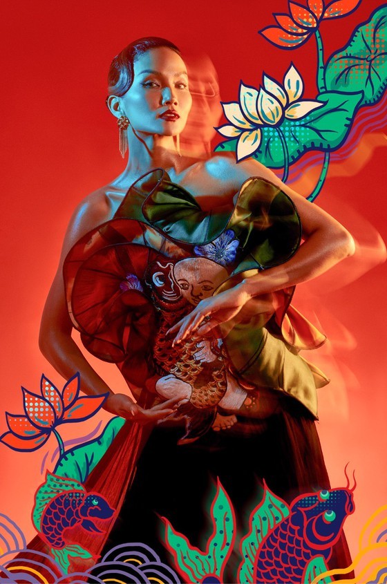 Miss Universe Vietnam 2017, H'Hen Nie honors Dong Ho folk painting ảnh 4