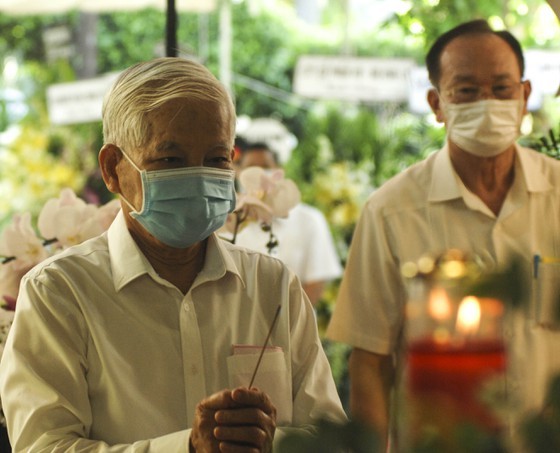 Party, State, HCMC leaders pay tribute to former Deputy Prime Minister  ảnh 2
