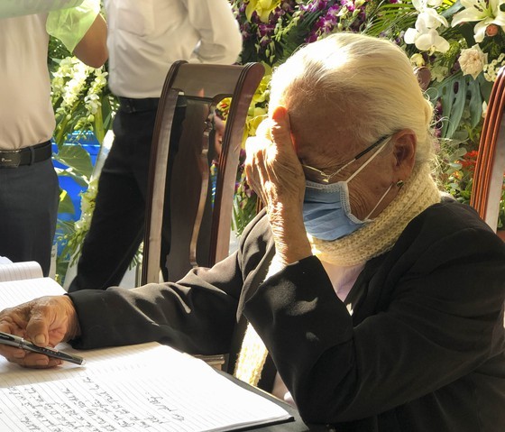 Party, State, HCMC leaders pay tribute to former Deputy Prime Minister  ảnh 4