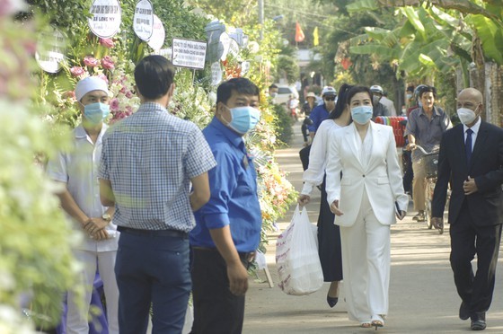 Party, State, HCMC leaders pay tribute to former Deputy Prime Minister  ảnh 5